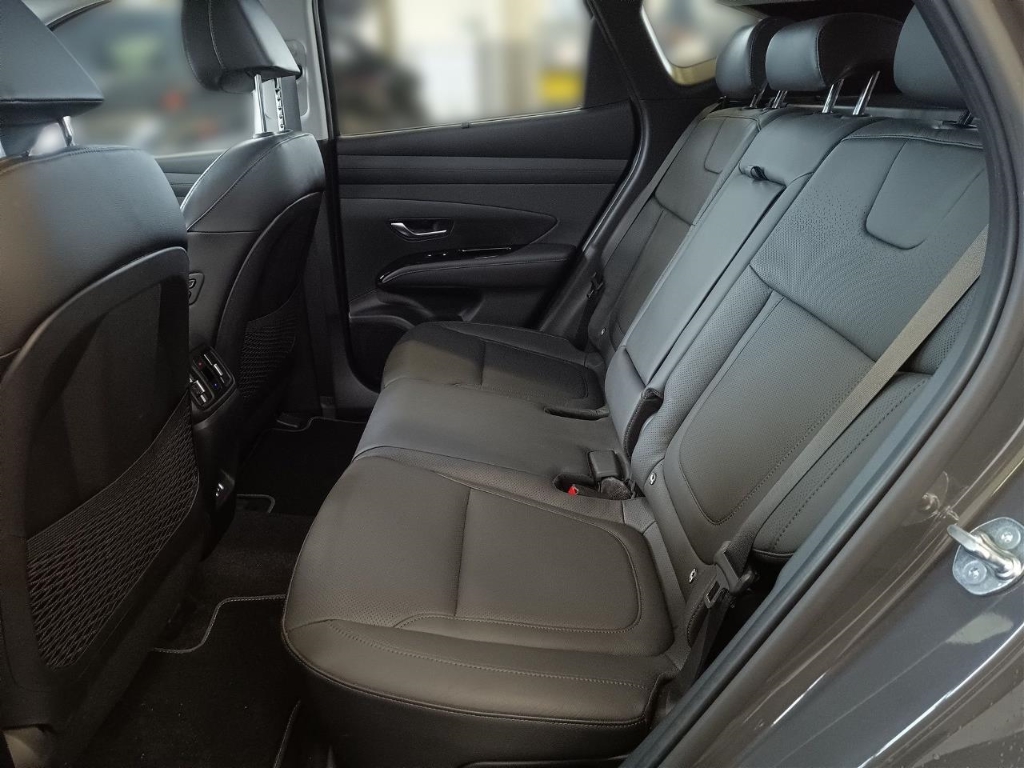 Fahrzeugabbildung Hyundai TUCSON FL PHEV 1.6 AT 4WD MY25 Prime ECS Assist-P MATRIX-LED Leder Digitales Cockpit Soundsystem