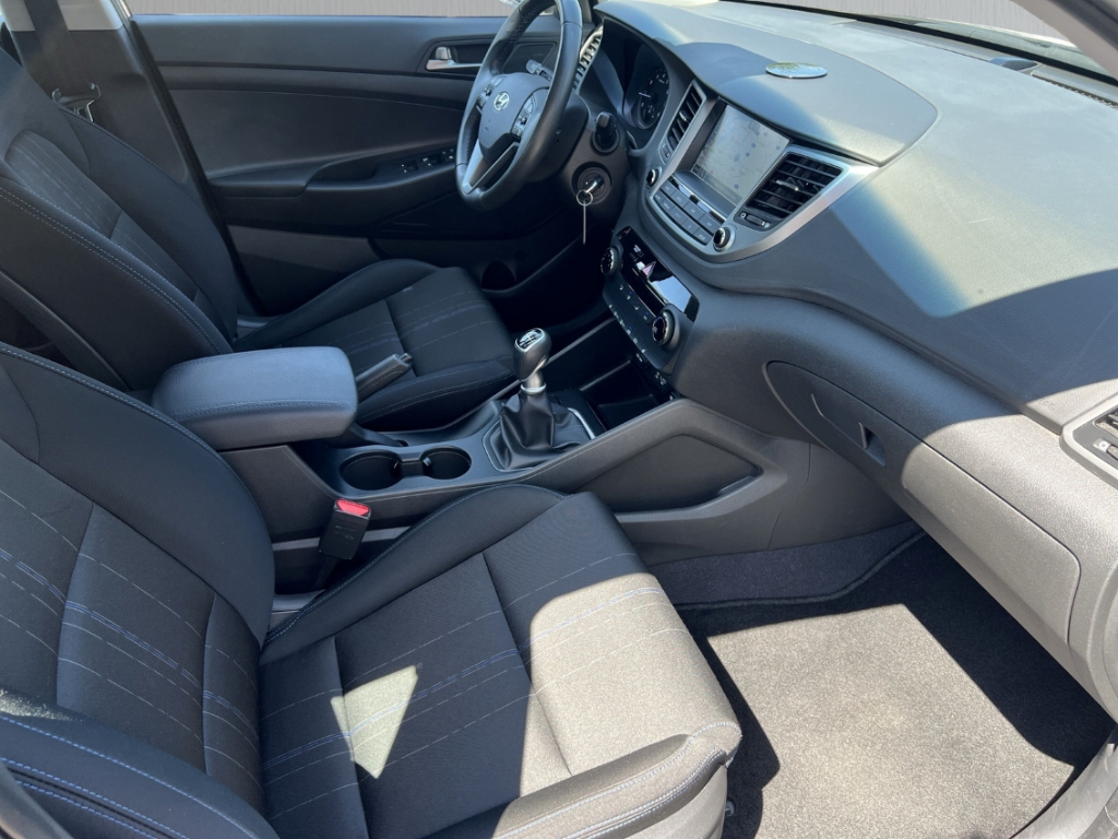 Fahrzeugabbildung Hyundai TUCSON blue 2WD 1.6 GDI AHK Navi SHZ PDC CarPlay