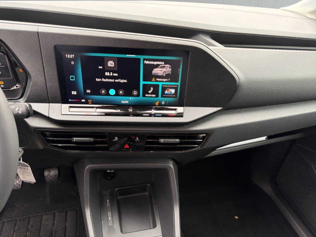 Fahrzeugabbildung Volkswagen Caddy Cargo TDI PDC Temp ZV CarPlay NSW ACC Multif.Lenkrad