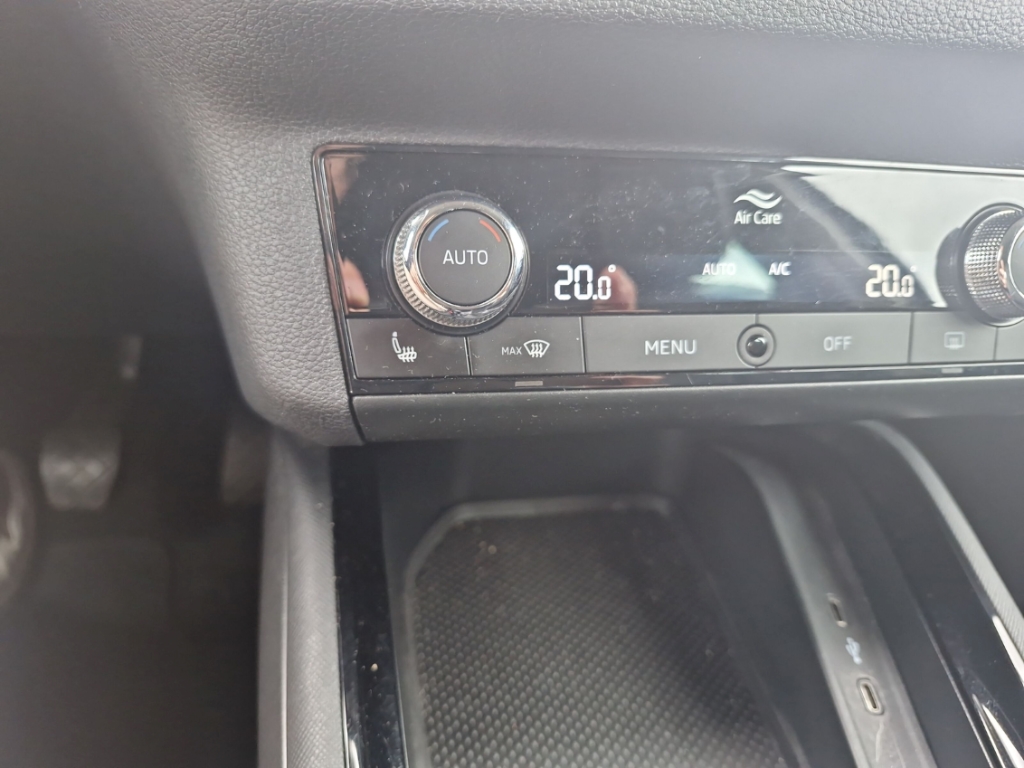 Fahrzeugabbildung SKODA Kamiq 1.0 TSI TOUR Klima SZH PDC LM17 GRA Sunset