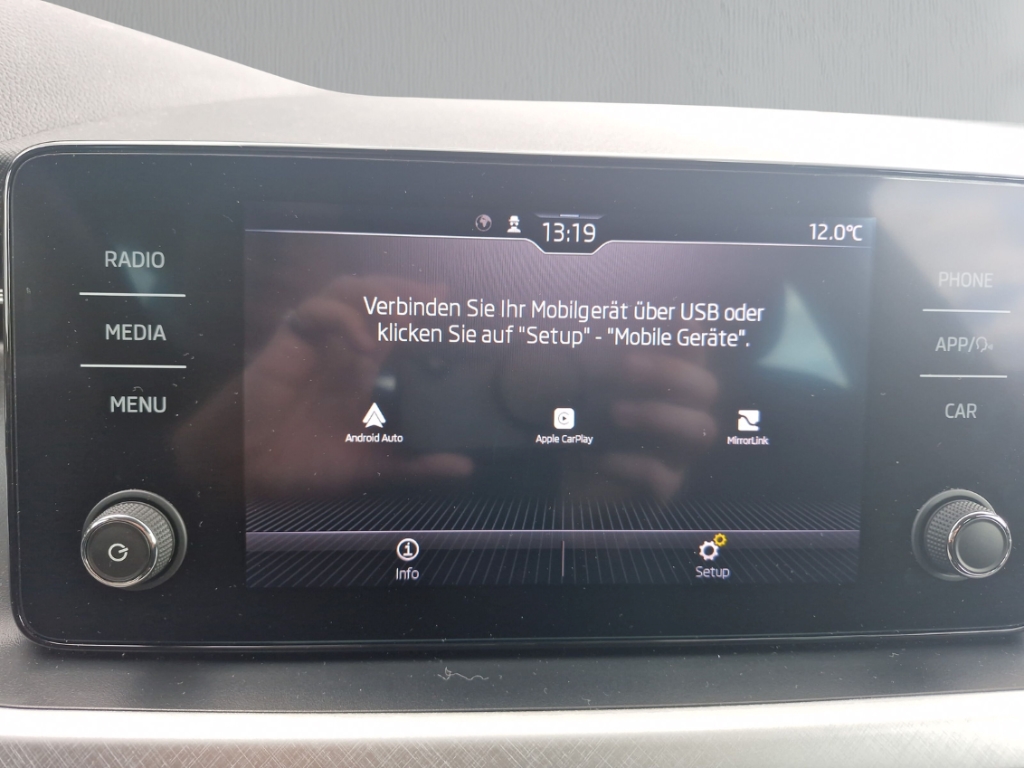 Fahrzeugabbildung SKODA Kamiq 1.0 TSI TOUR Klima SZH PDC LM17 GRA Sunset