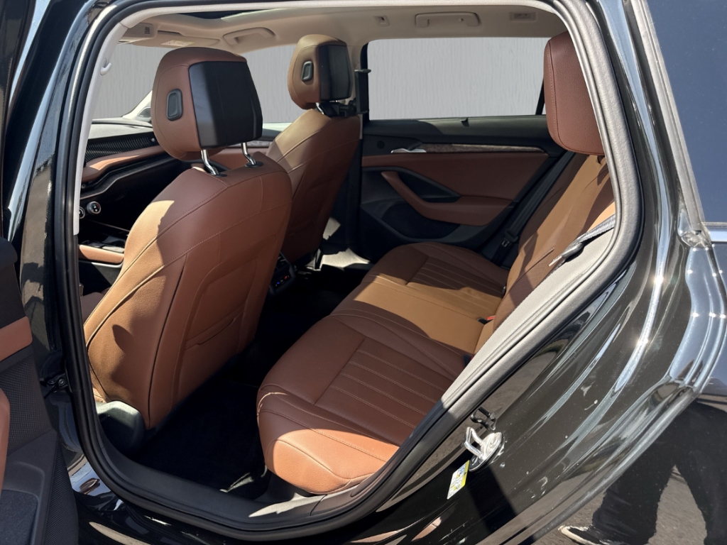Fahrzeugabbildung SKODA Superb Combi Combi iV DSG L&K AHK ACC HeadUp Kam