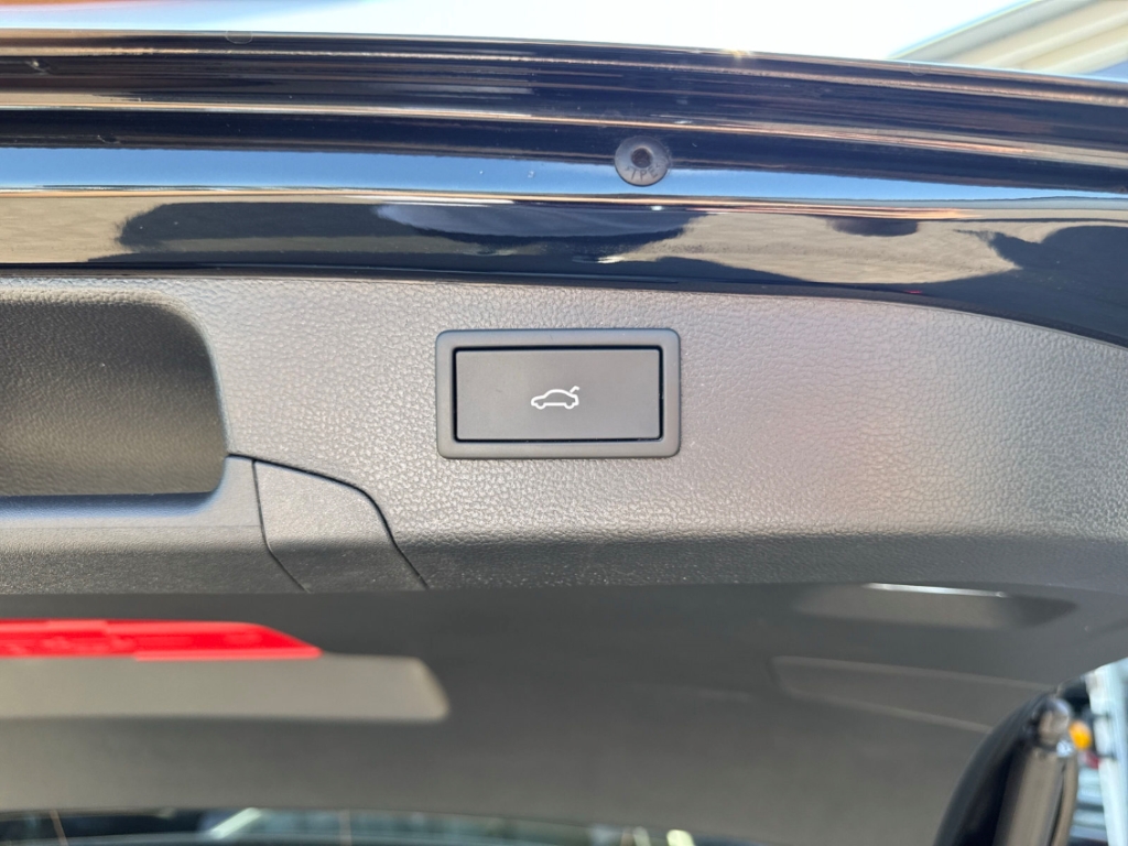 Fahrzeugabbildung SKODA Superb Combi Combi iV DSG L&K AHK ACC HeadUp Kam