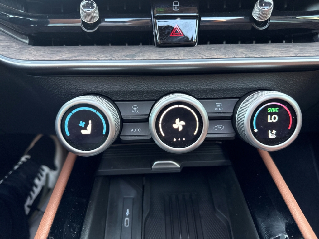 Fahrzeugabbildung SKODA Superb Combi Combi iV DSG L&K AHK ACC HeadUp Kam