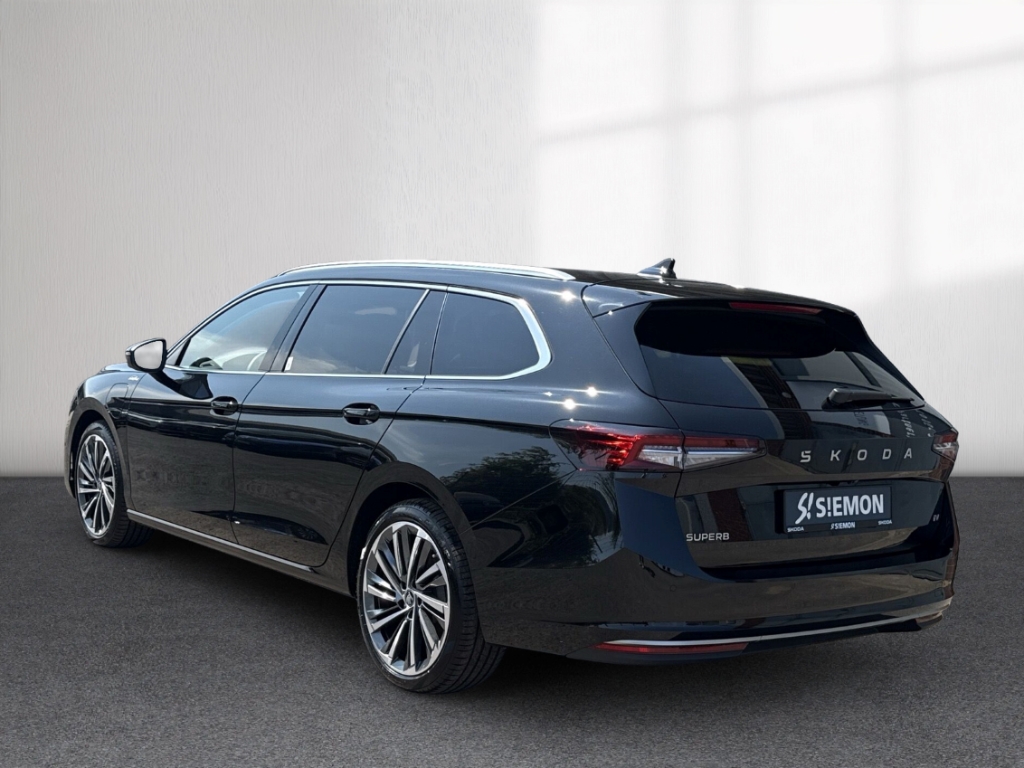 Fahrzeugabbildung SKODA Superb Combi Combi iV DSG L&K AHK ACC HeadUp Kam