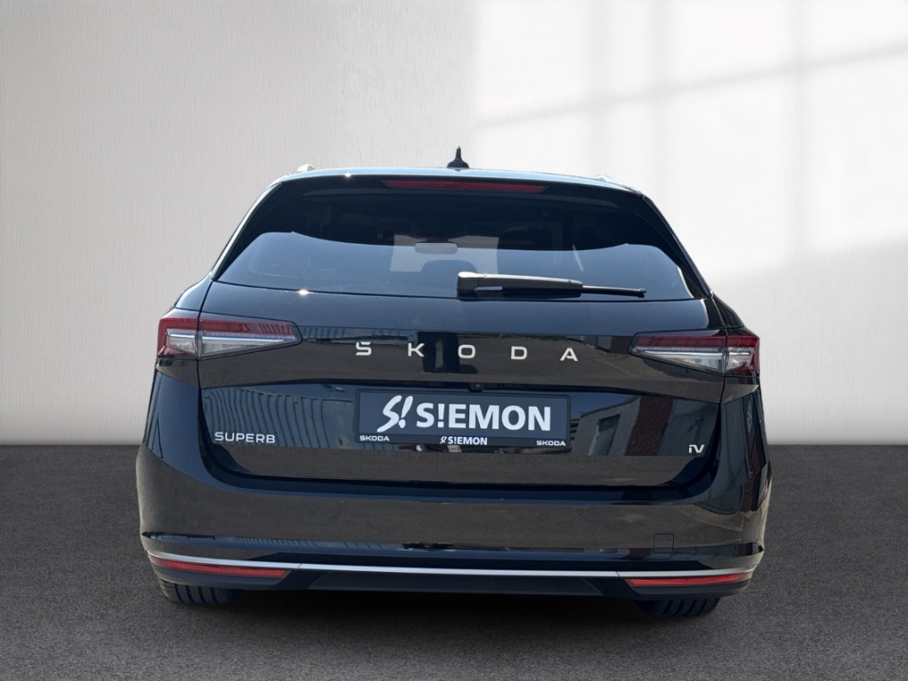 Fahrzeugabbildung SKODA Superb Combi Combi iV DSG L&K AHK ACC HeadUp Kam