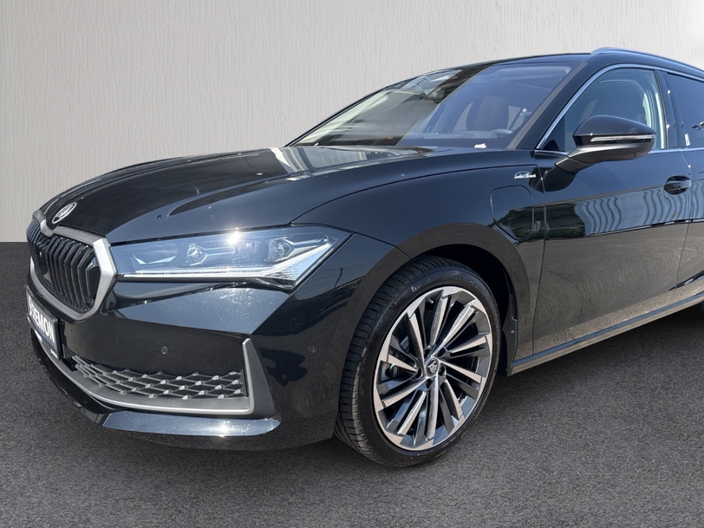 Fahrzeugabbildung SKODA Superb Combi Combi iV DSG L&K AHK ACC HeadUp Kam