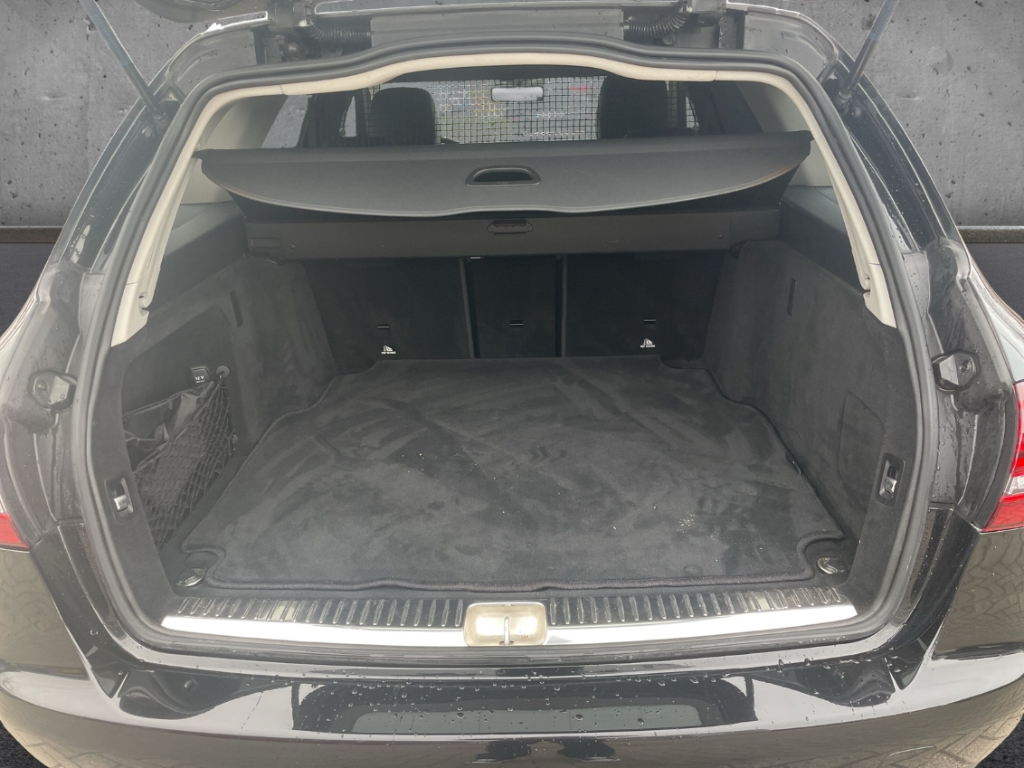 Fahrzeugabbildung Mercedes-Benz C 300 T-Modell Exclusive NAV KLIM SHZ TEMP 9G