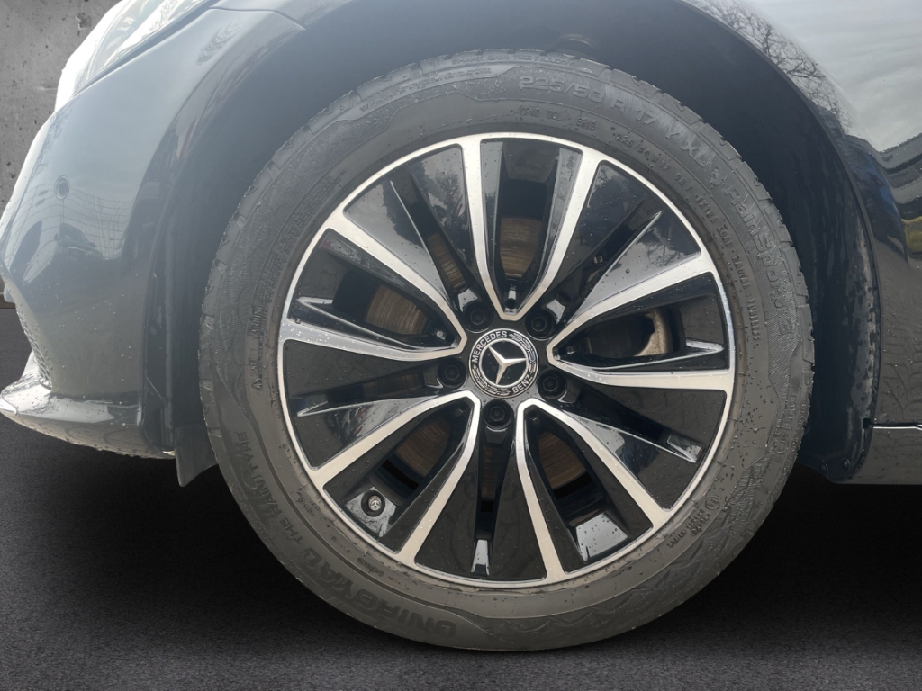 Fahrzeugabbildung Mercedes-Benz C 300 T-Modell Exclusive NAV KLIM SHZ TEMP 9G