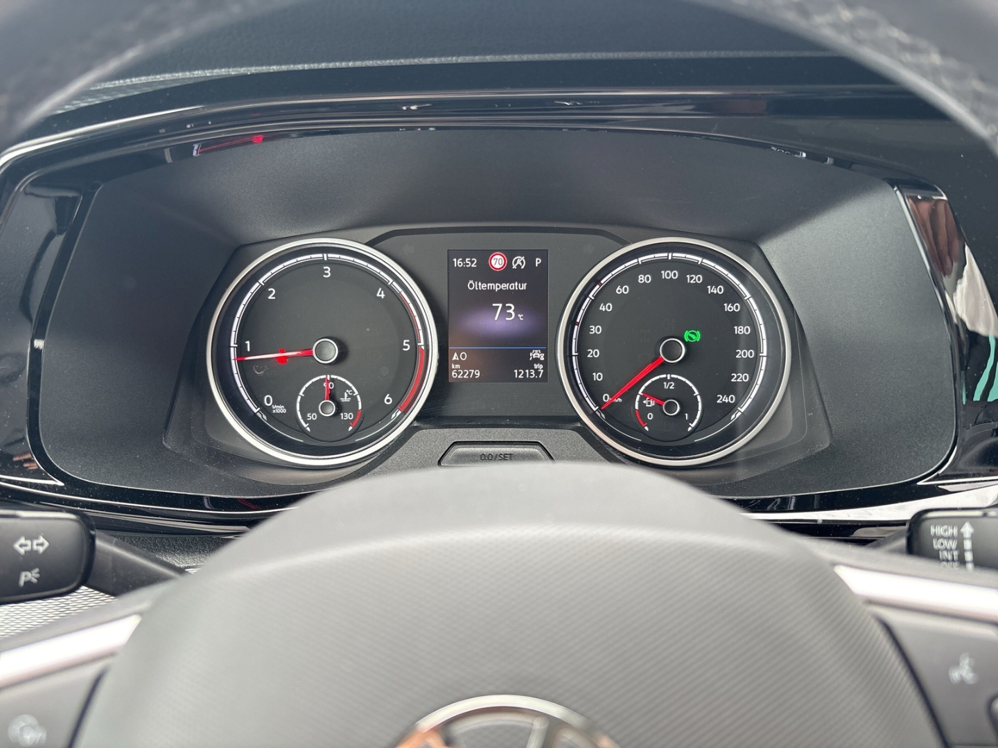 Fahrzeugabbildung Volkswagen T6.1 Multivan Generation Six AHK SHZ LED ACC PDC