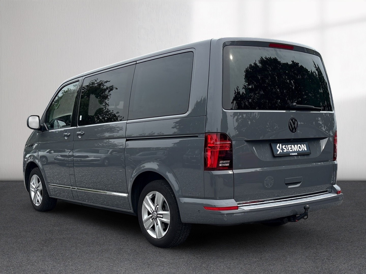 Fahrzeugabbildung Volkswagen T6.1 Multivan Generation Six AHK SHZ LED ACC PDC