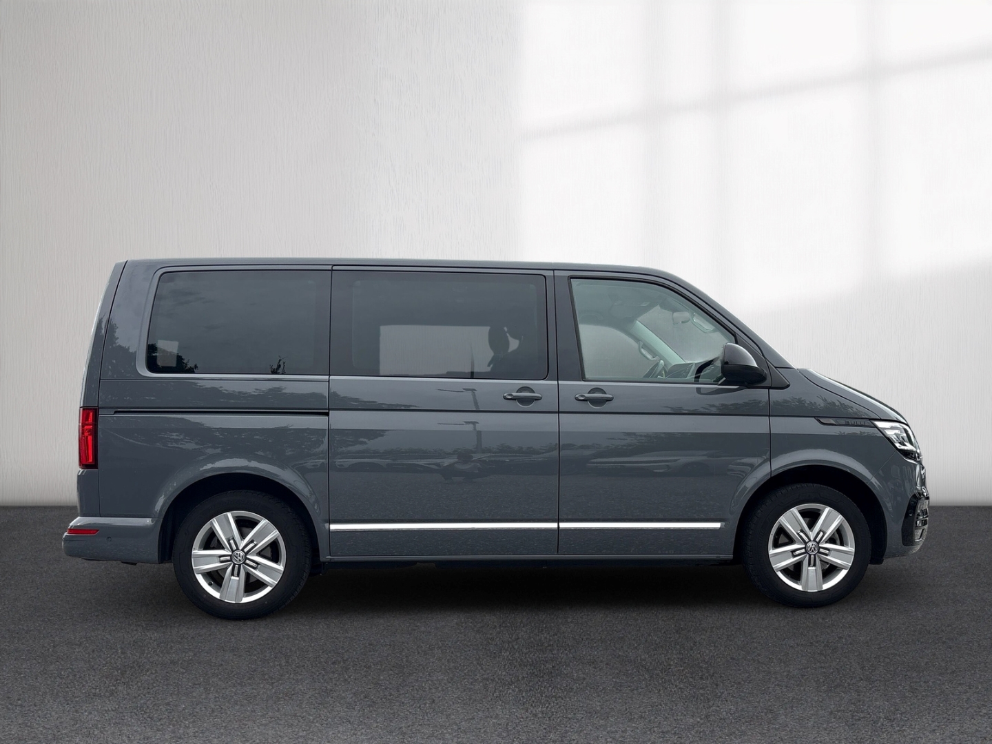 Fahrzeugabbildung Volkswagen T6.1 Multivan Generation Six AHK SHZ LED ACC PDC