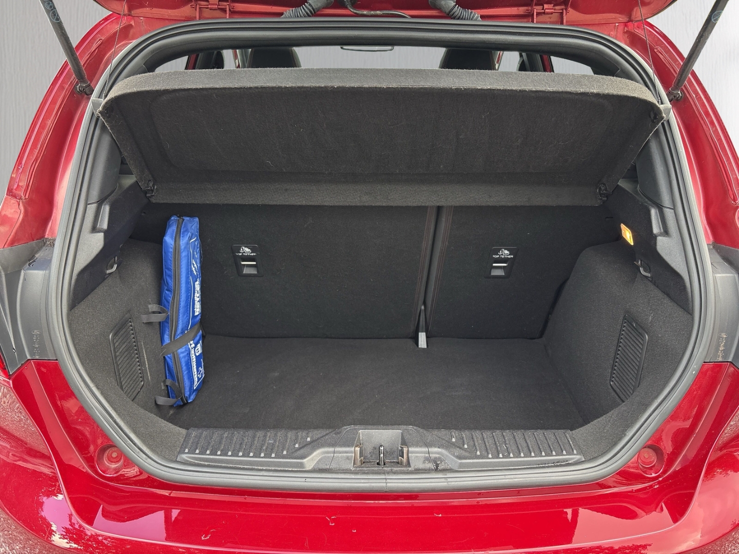 Fahrzeugabbildung Ford Fiesta 1.0 EB ST-Line PANO WinterP PPS ACC