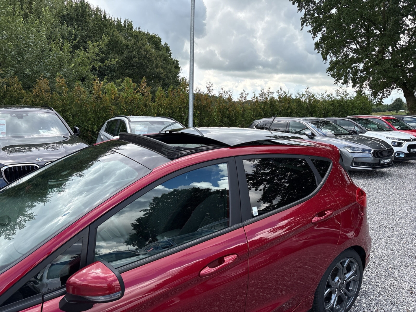 Fahrzeugabbildung Ford Fiesta 1.0 EB ST-Line PANO WinterP PPS ACC