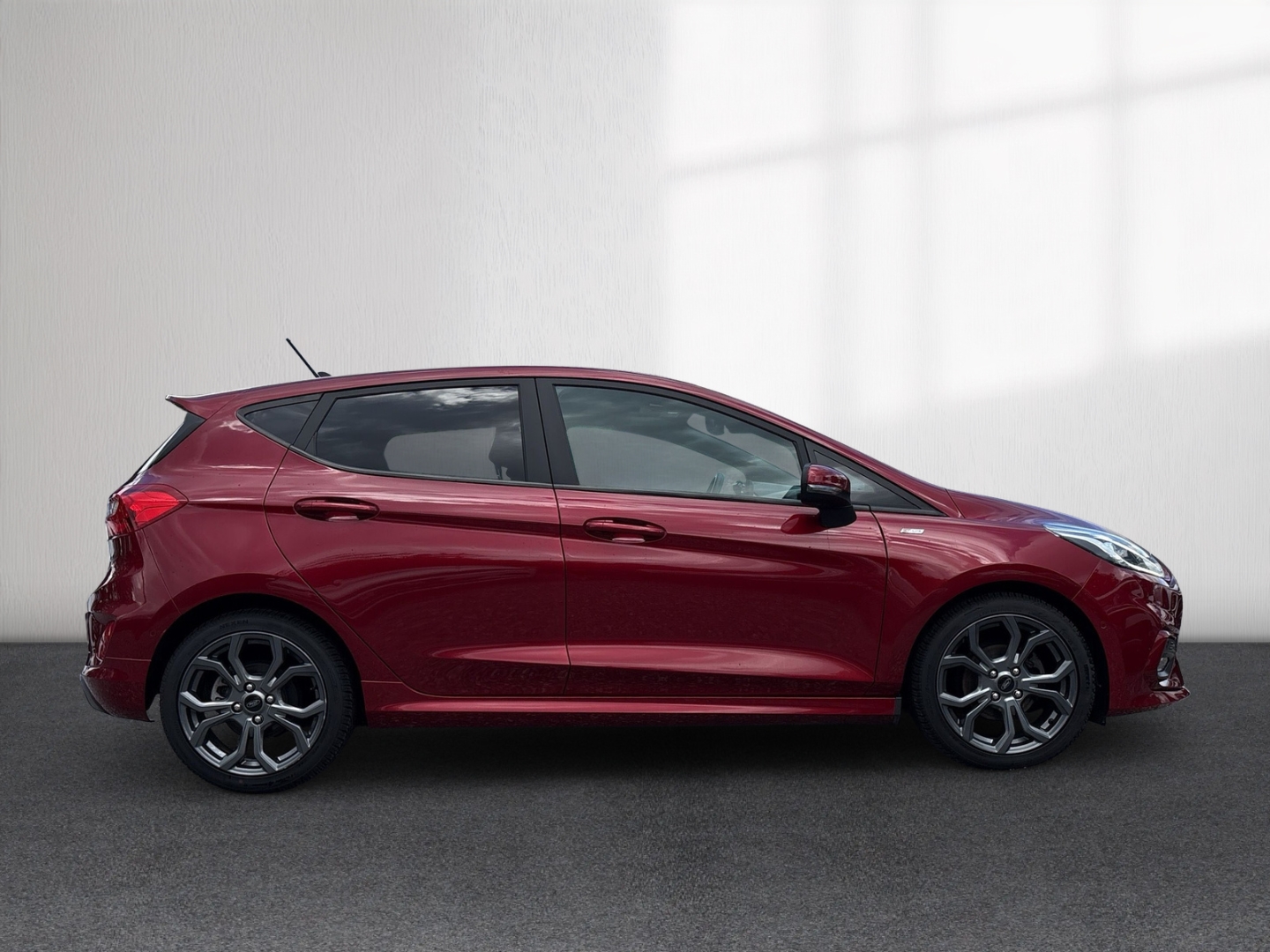 Fahrzeugabbildung Ford Fiesta 1.0 EB ST-Line PANO WinterP PPS ACC