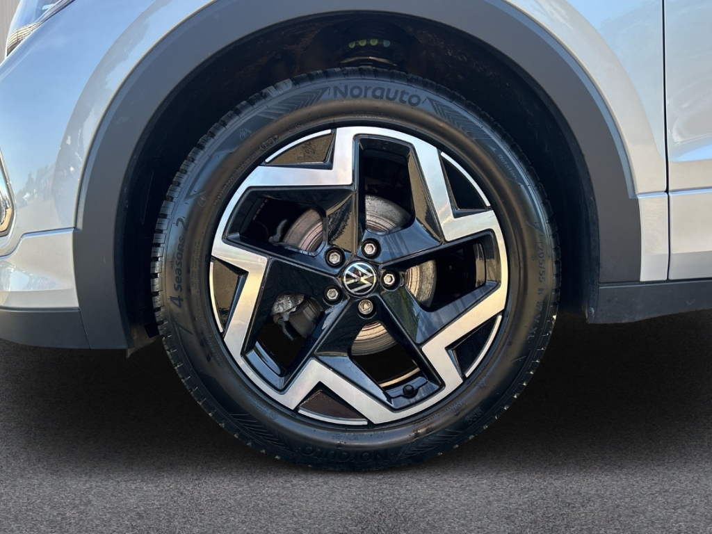 Fahrzeugabbildung Volkswagen T-Cross 1.5 TSI DSG R-Line AHK ACC Navi SHZ RKam