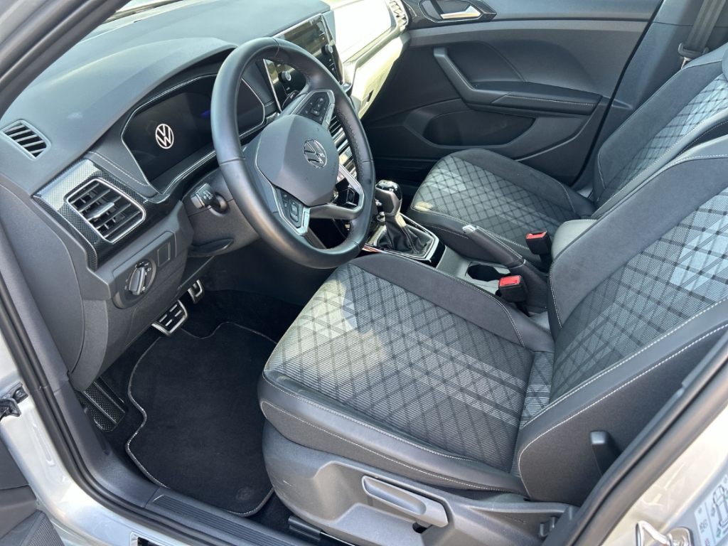 Fahrzeugabbildung Volkswagen T-Cross 1.5 TSI DSG R-Line AHK ACC Navi SHZ RKam