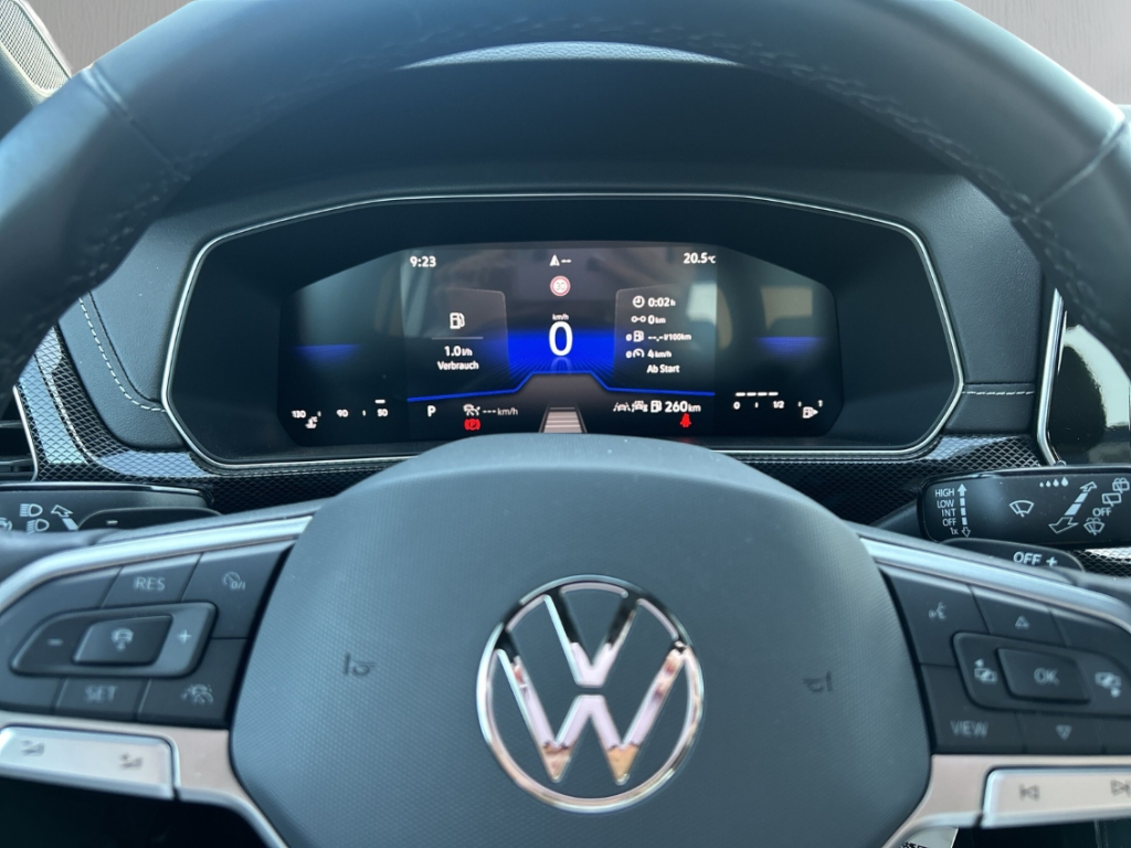 Fahrzeugabbildung Volkswagen T-Cross 1.5 TSI DSG R-Line AHK ACC Navi SHZ RKam