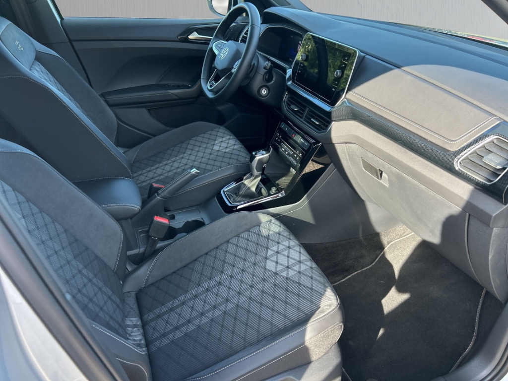 Fahrzeugabbildung Volkswagen T-Cross 1.5 TSI DSG R-Line AHK ACC Navi SHZ RKam