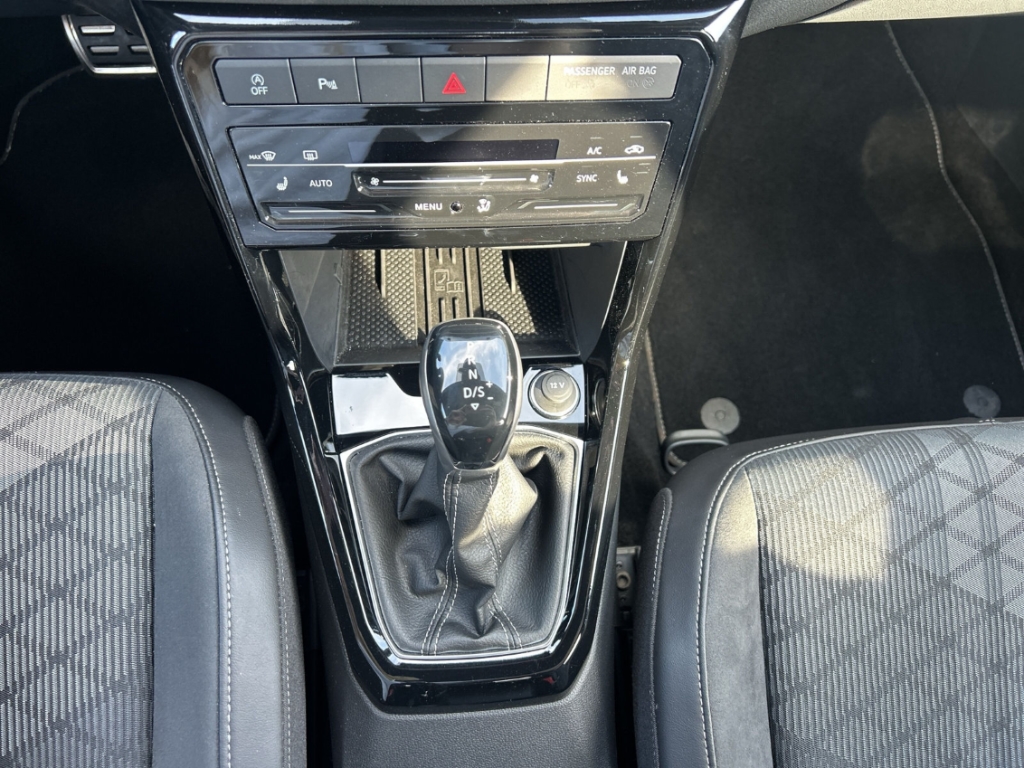 Fahrzeugabbildung Volkswagen T-Cross 1.5 TSI DSG R-Line AHK ACC Navi SHZ RKam