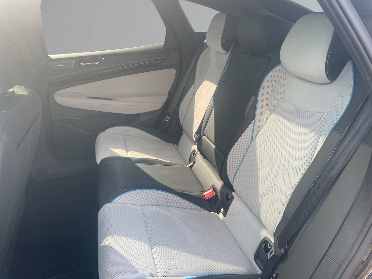 Fahrzeugabbildung Volkswagen ID.7 Pro 210 kW IQ.LIGHT SmartPano 360° belSitz