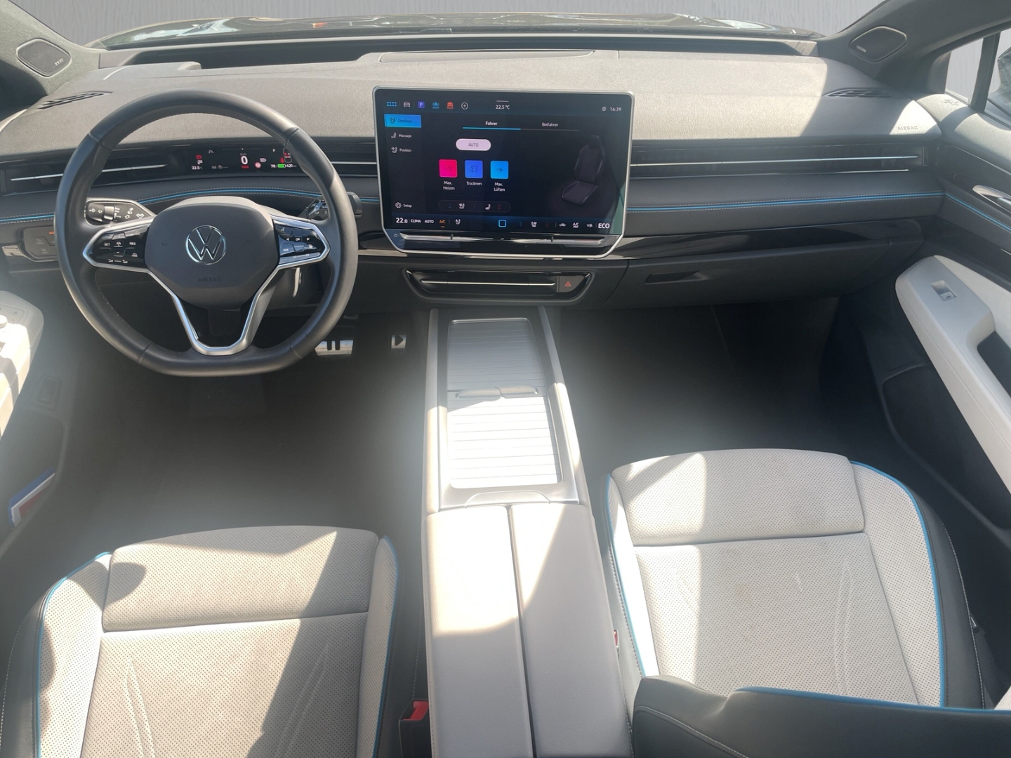 Fahrzeugabbildung Volkswagen ID.7 Pro 210 kW IQ.LIGHT SmartPano 360° belSitz
