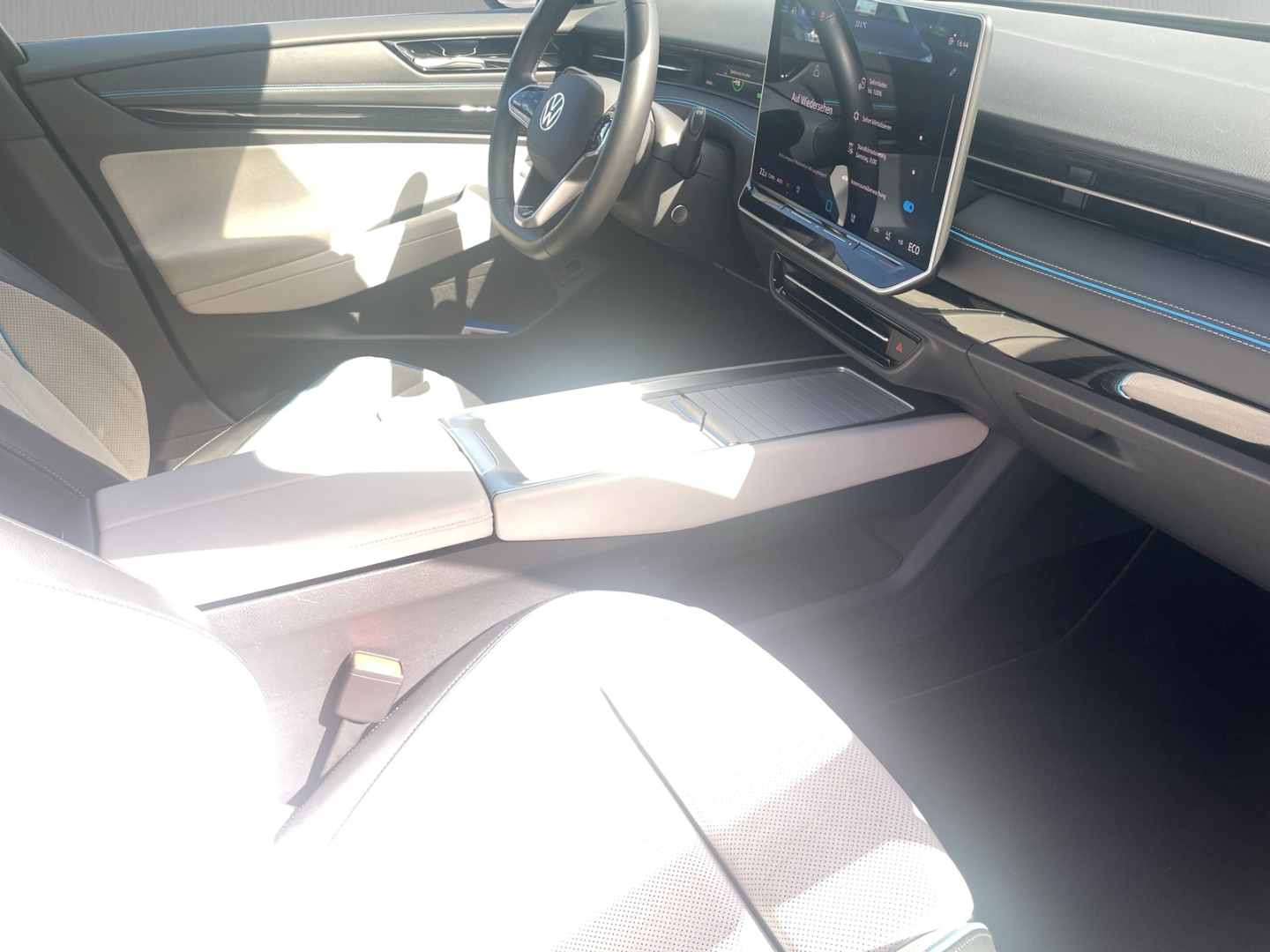 Fahrzeugabbildung Volkswagen ID.7 Pro 210 kW IQ.LIGHT SmartPano 360° belSitz