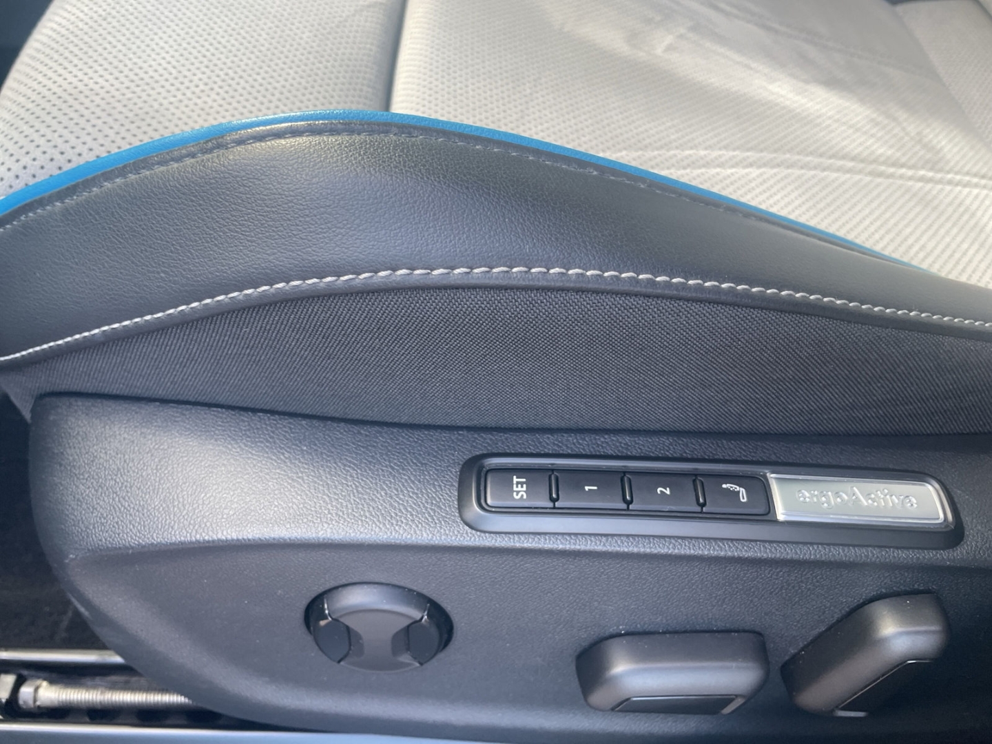 Fahrzeugabbildung Volkswagen ID.7 Pro 210 kW IQ.LIGHT SmartPano 360° belSitz