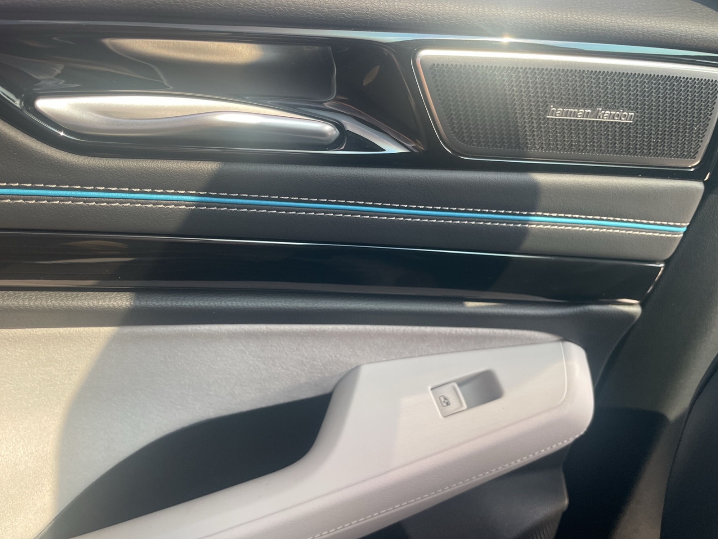 Fahrzeugabbildung Volkswagen ID.7 Pro 210 kW IQ.LIGHT SmartPano 360° belSitz