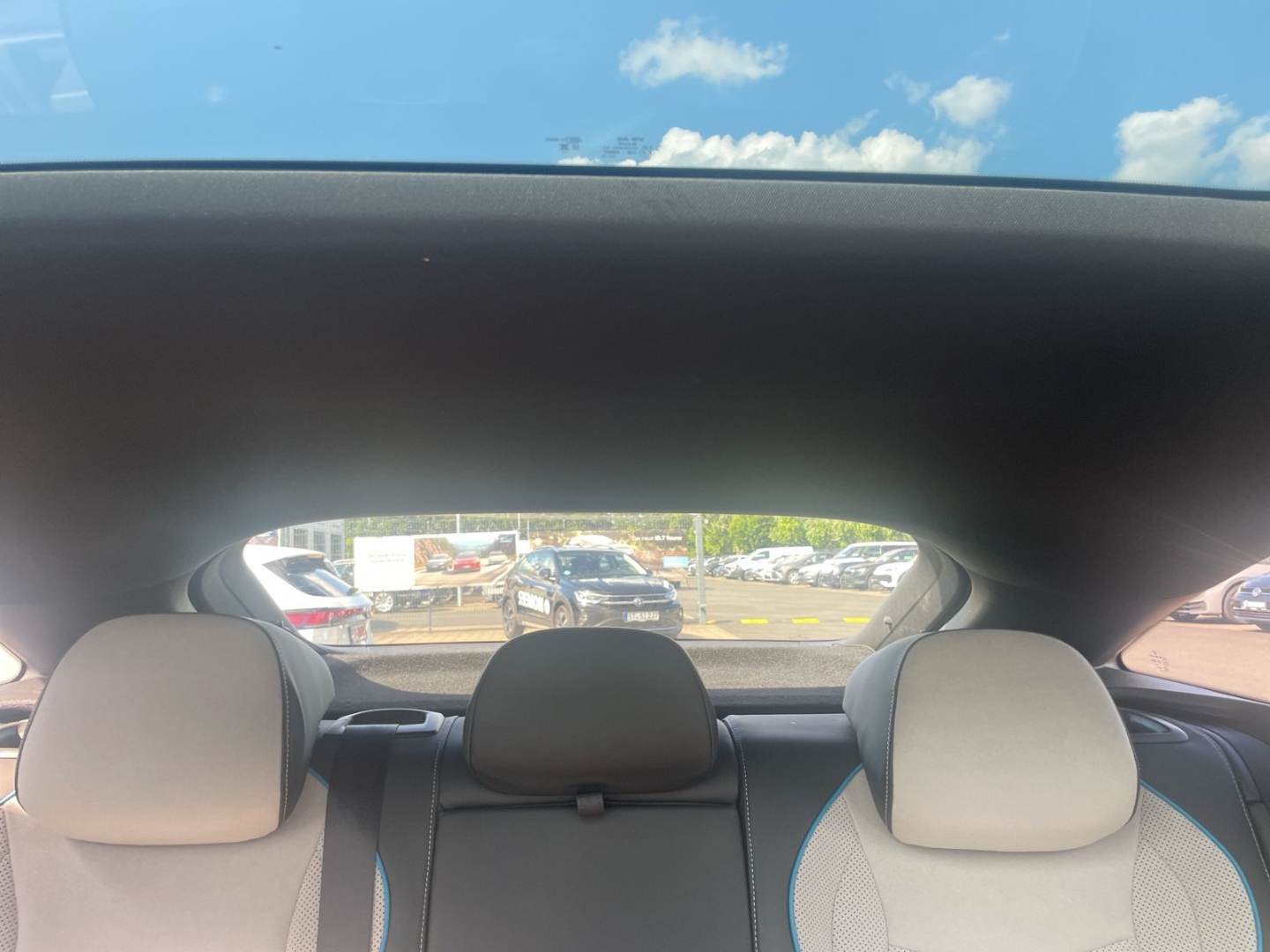 Fahrzeugabbildung Volkswagen ID.7 Pro 210 kW IQ.LIGHT SmartPano 360° belSitz