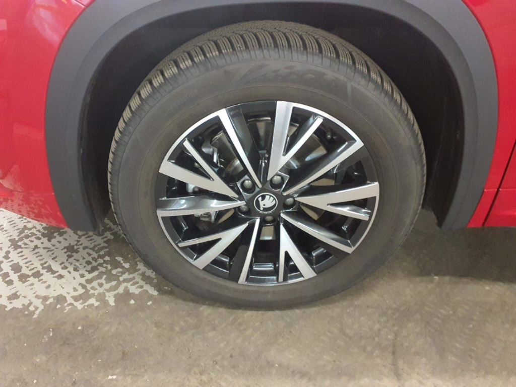 Fahrzeugabbildung SKODA Kodiaq iV Sportline AHK MatrLED TechPack R-Kam