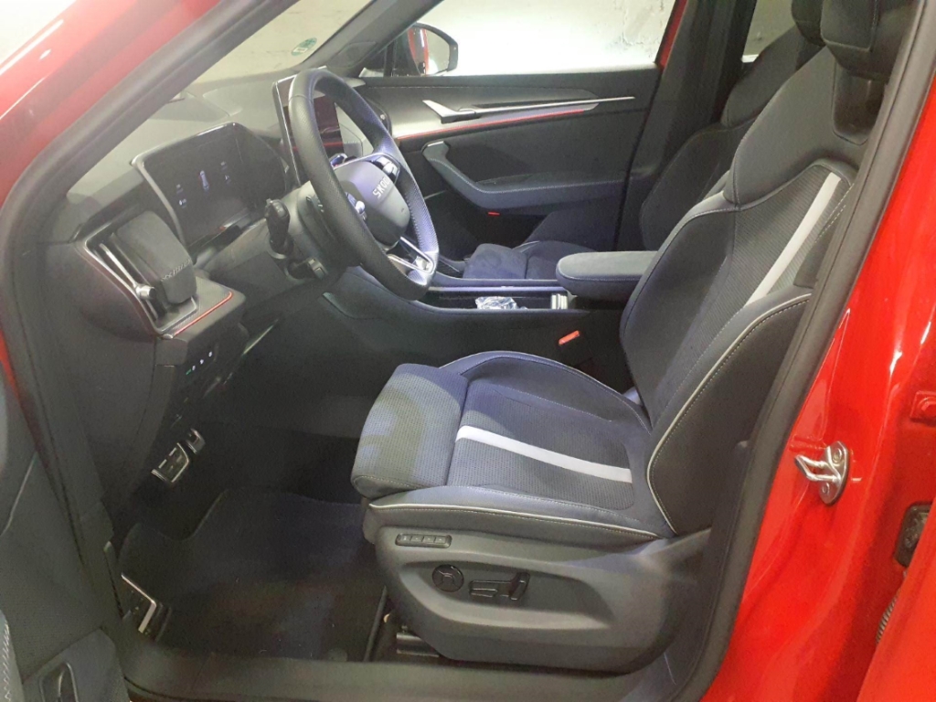 Fahrzeugabbildung SKODA Kodiaq iV Sportline AHK MatrLED TechPack R-Kam