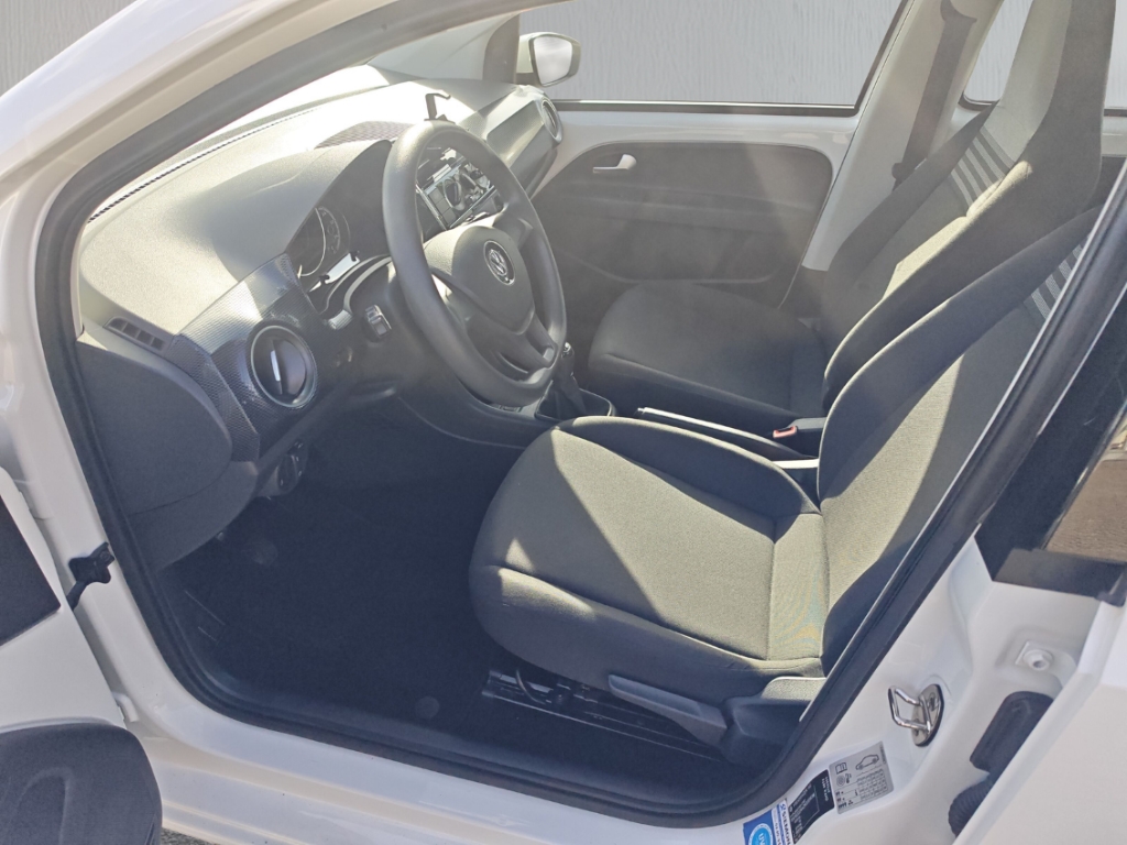 Fahrzeugabbildung Volkswagen up! move 1.0 Temp Tel.-Vorb. PDC Kollisionswarner Notbremsass. Regensensor GA