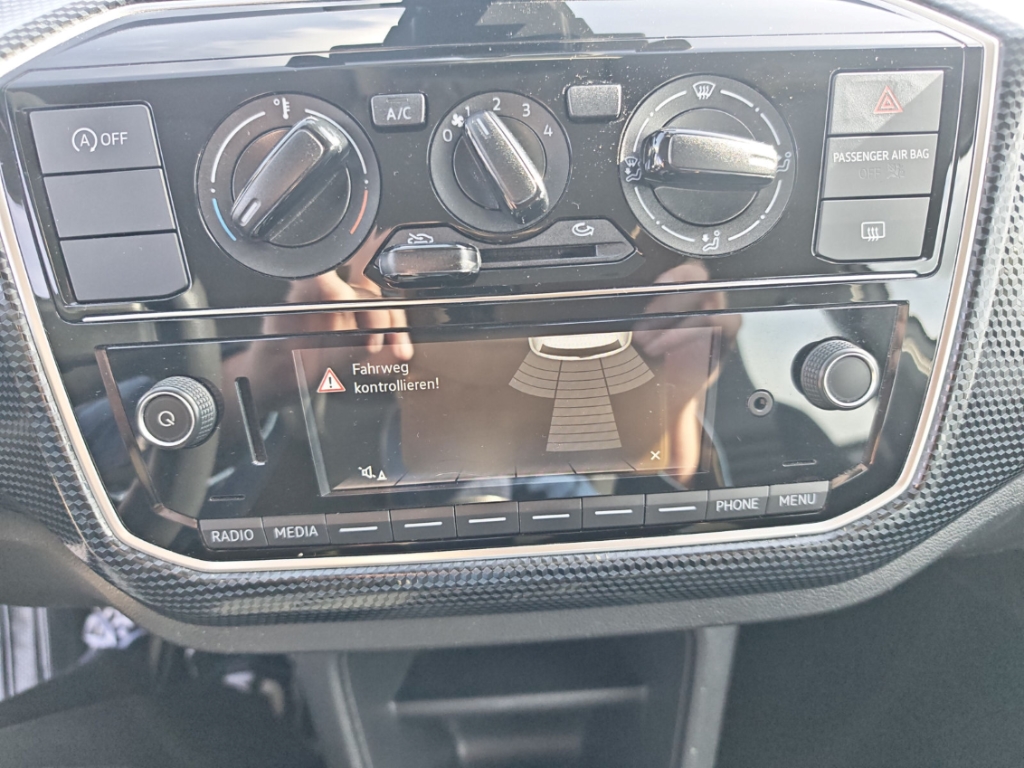 Fahrzeugabbildung Volkswagen up! move 1.0 Temp Tel.-Vorb. PDC Kollisionswarner Notbremsass. Regensensor GA