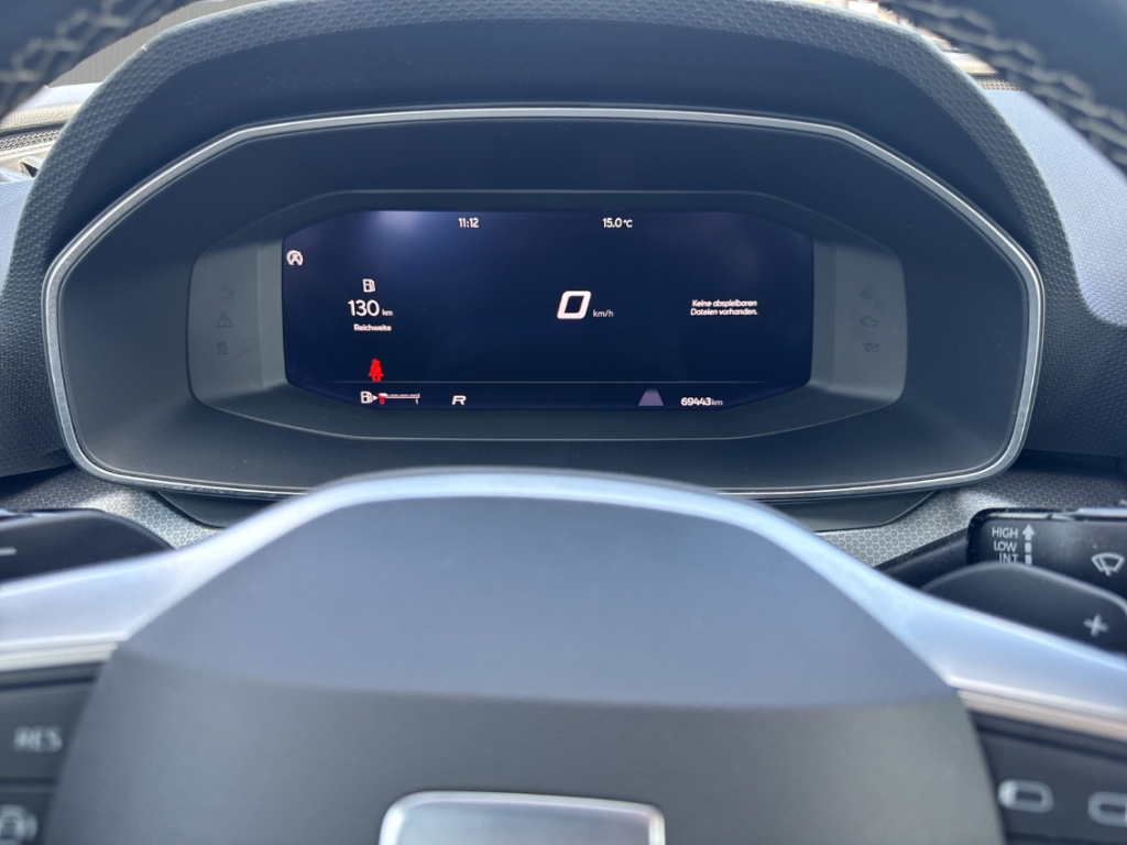 Fahrzeugabbildung SEAT Leon Sportstourer Style NAV ACC SHZ CARPLAY LED
