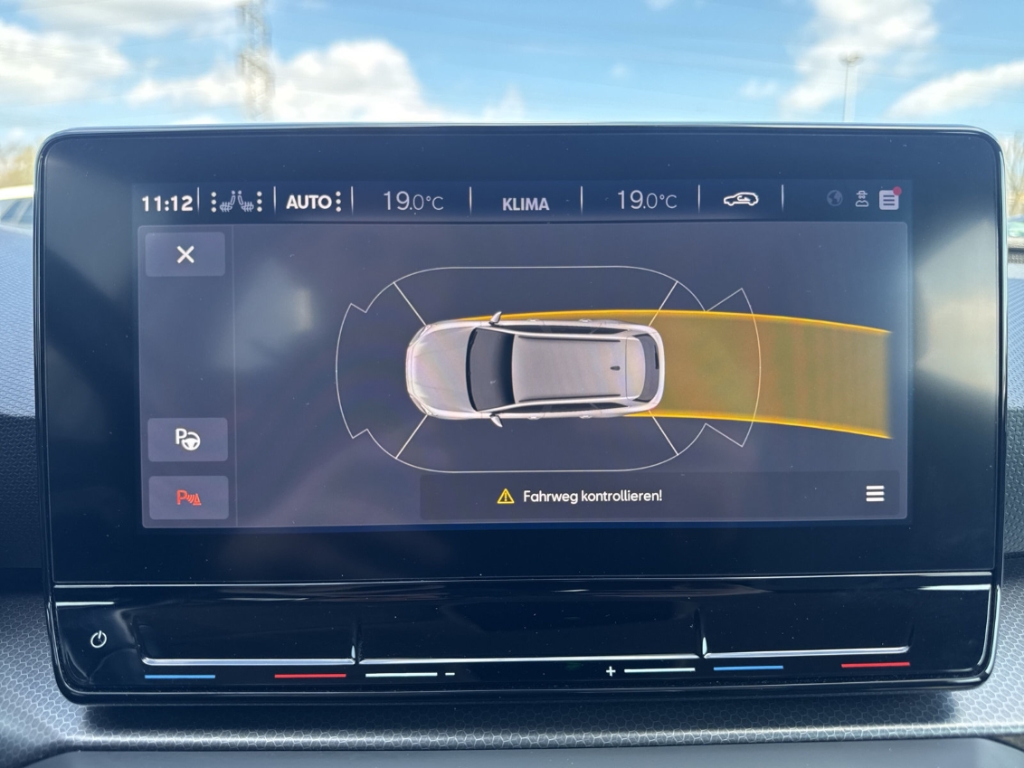 Fahrzeugabbildung SEAT Leon Sportstourer Style NAV ACC SHZ CARPLAY LED