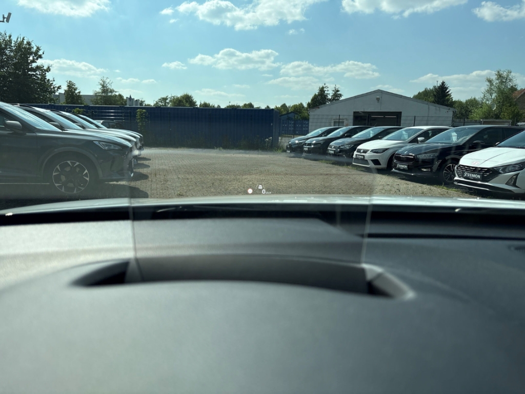 Fahrzeugabbildung Hyundai KONA Elektro Prime 64kWh LED ACC HuD e.Sitze RKam CarPlay SHZ LHZ