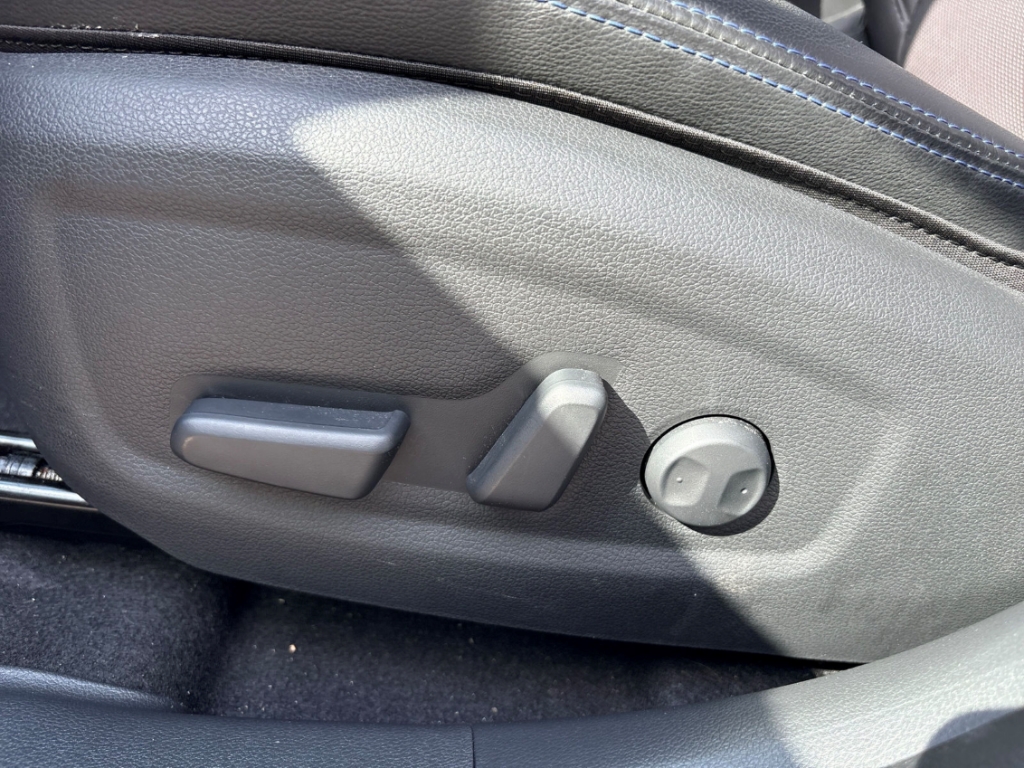 Fahrzeugabbildung Hyundai KONA Elektro Prime 64kWh LED ACC HuD e.Sitze RKam CarPlay SHZ LHZ