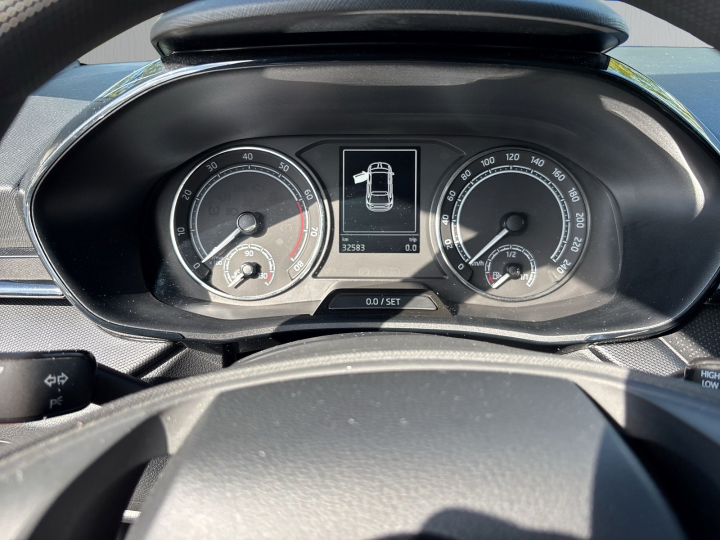 Fahrzeugabbildung SKODA Fabia Active Ambition 1,0 TSI Temp Klima