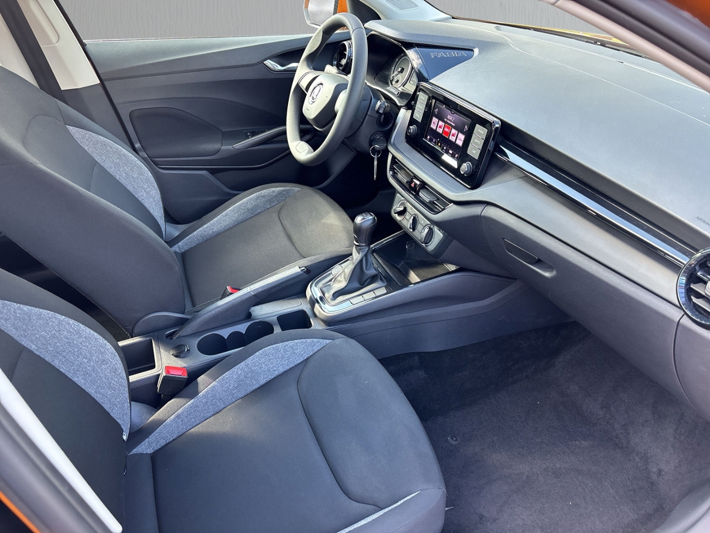 Fahrzeugabbildung SKODA Fabia Active Ambition 1,0 TSI Temp Klima