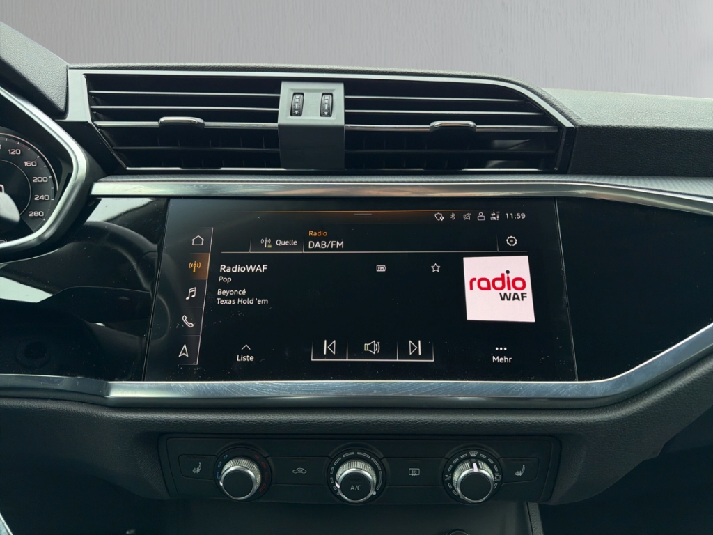 Fahrzeugabbildung Audi Q3 1.5 TFSI Navi R-Kamera SHZ GJR Klima