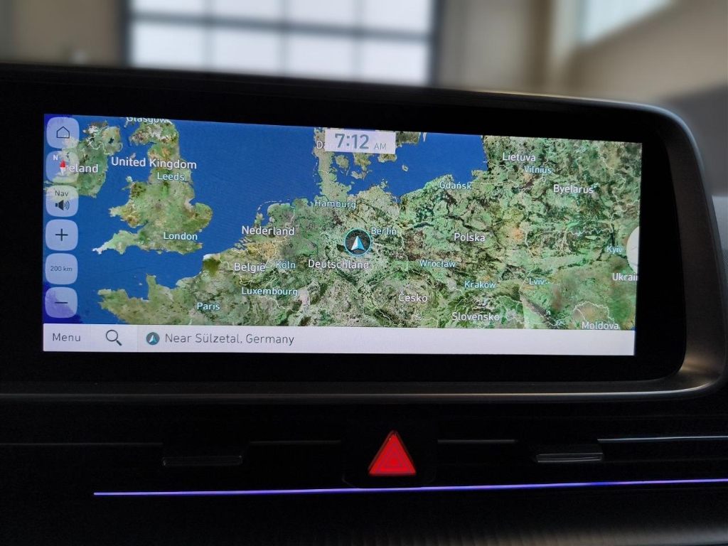 Fahrzeugabbildung Hyundai IONIQ 6 77,4kWh 2WD UNIQ Digi-Spiegel 20LM Schiebedach HUD Navi Digitales Cockpit