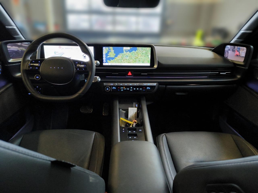 Fahrzeugabbildung Hyundai IONIQ 6 77,4kWh 2WD UNIQ Digi-Spiegel 20LM Schiebedach HUD Navi Digitales Cockpit