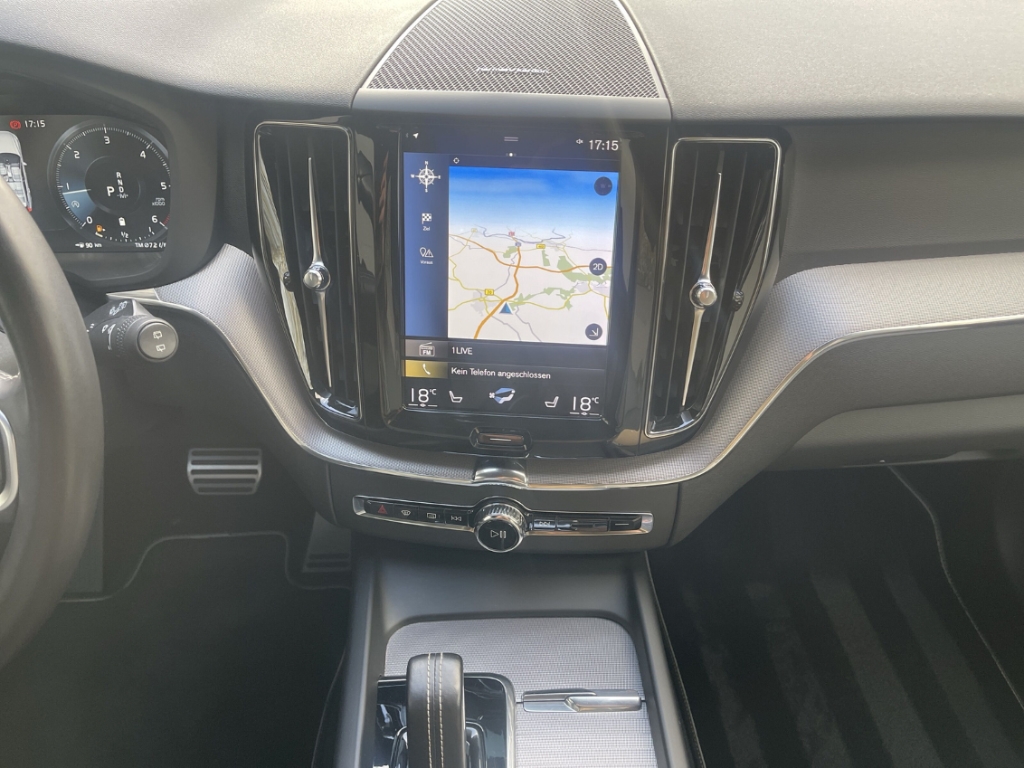 Fahrzeugabbildung Volvo XC60 R Design B5 (Diesel) AWD R-Design H&K AHK LEDER