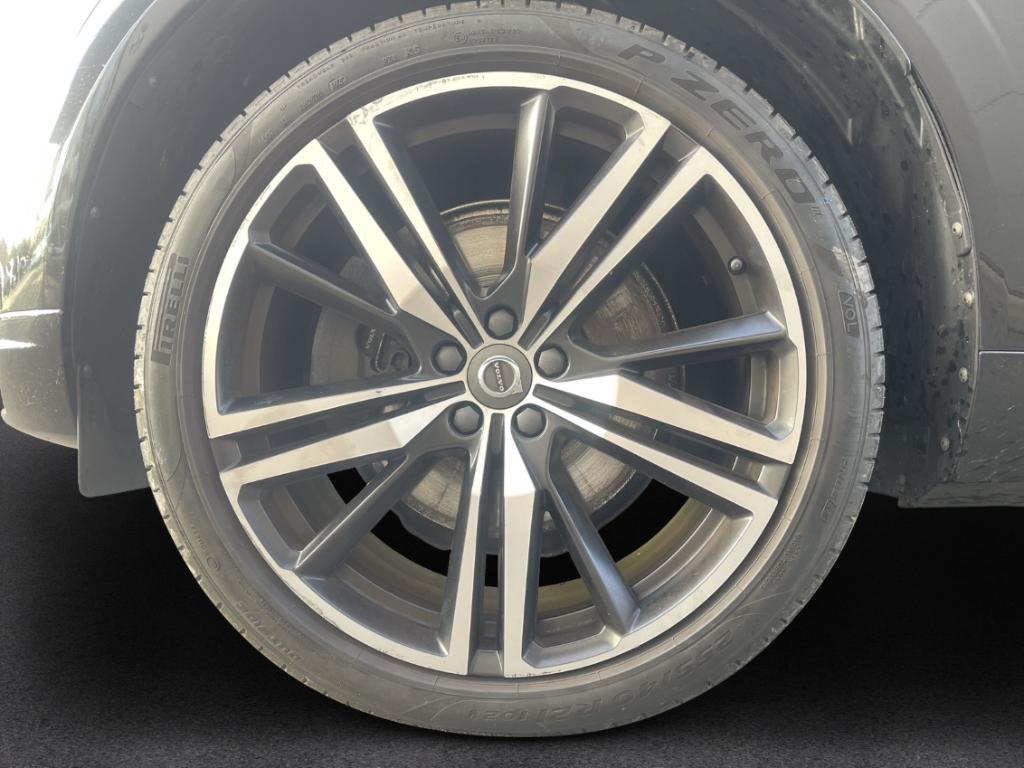 Fahrzeugabbildung Volvo XC60 R Design B5 (Diesel) AWD R-Design H&K AHK LEDER