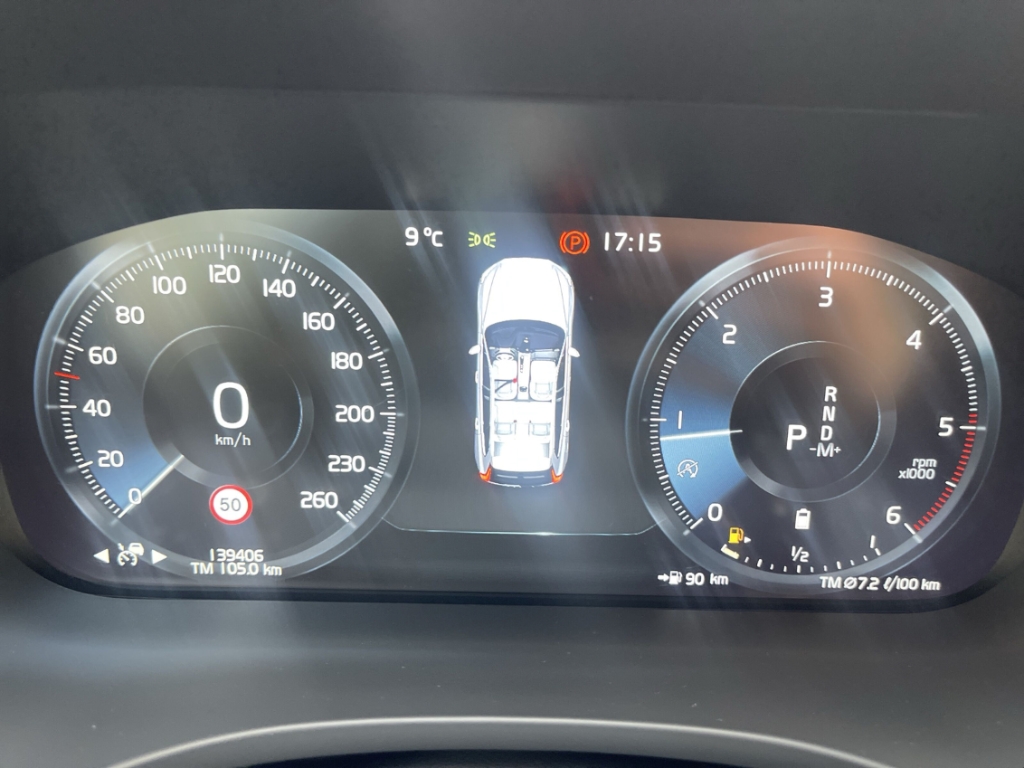 Fahrzeugabbildung Volvo XC60 R Design B5 (Diesel) AWD R-Design H&K AHK LEDER