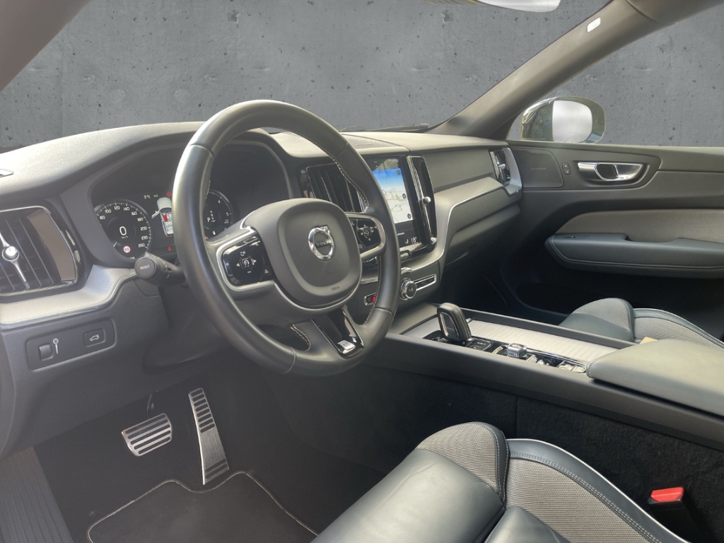 Fahrzeugabbildung Volvo XC60 R Design B5 (Diesel) AWD R-Design H&K AHK LEDER