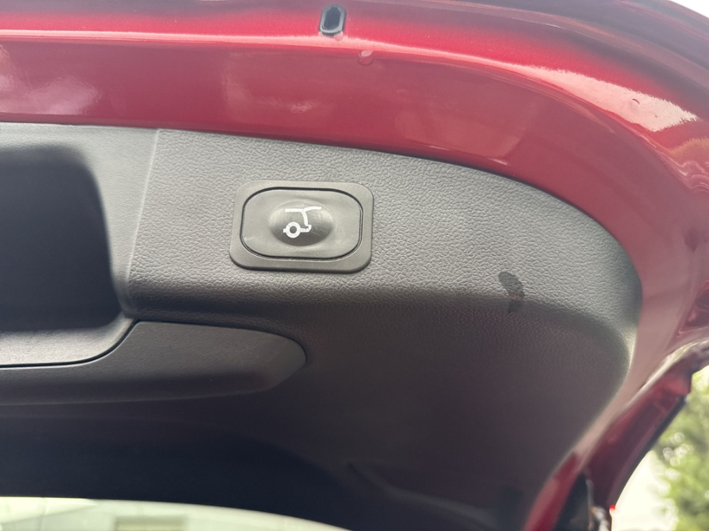 Fahrzeugabbildung Ford Focus Turnier 2.0 SHZ AHK PDCv+h LHZ Temp LED