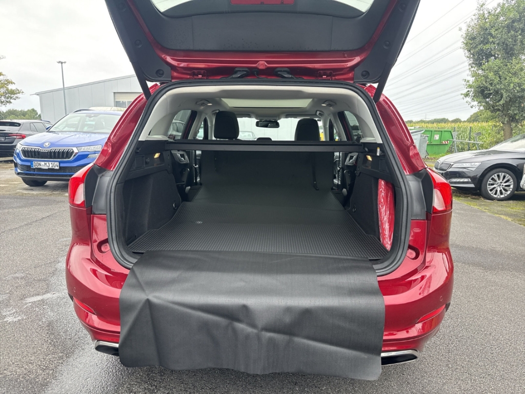 Fahrzeugabbildung Ford Focus Turnier 2.0 SHZ AHK PDCv+h LHZ Temp LED