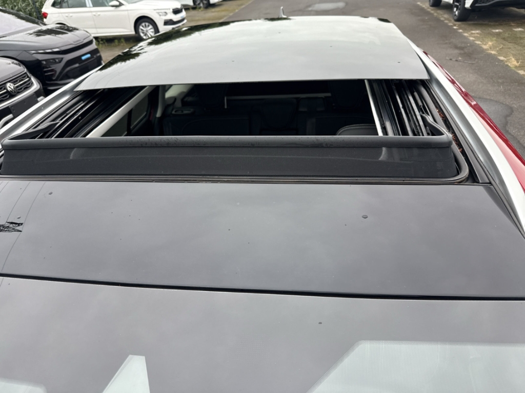 Fahrzeugabbildung Ford Focus Turnier 2.0 SHZ AHK PDCv+h LHZ Temp LED
